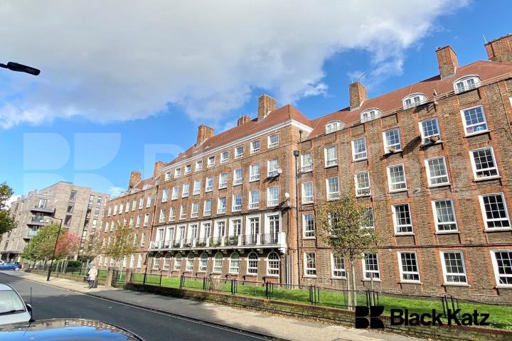 Superbly Located Two Double Bedroomed Apartment By Tabard Gardens Tabard street, London Bridge